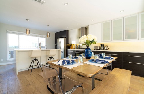 Solana Beach House | Steps to Sand, Luxury Family Townhome with Central A/C BBQ Crib Resort Amenities
