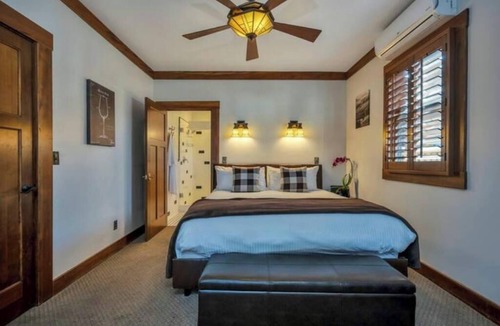 Calistoga Hotel | Steps to Tasting Rooms! Romantic Wine Country Escape w/Jetted Tub and Fireplace