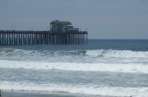 Townsite Apartment | Steps To The Beach !