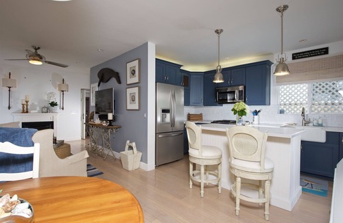 Mission Beach Cottage | Steps to the ocean & bay, this luxurious home w/ AC is better than a fine hotel!