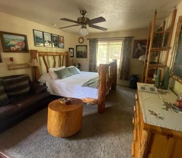 Bass Lake House | Stewart Chalet @ Yosemite/Bass Lake