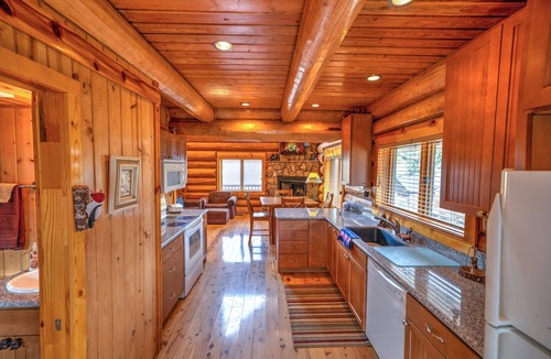 Summerhaven Cabin | Storybook Mt Lemmon Log Cabin