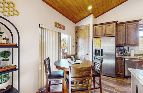Strawberry House | Strawberry Cabin w/Hot Tub Near Gila Nat'l Forest