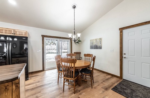 Superior House | Streamside Reflections-Quiet Home-Private Pond- Superior, MT