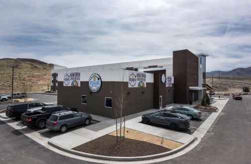 Sparks Hotel | Studio 6-Mccarran, NV - Sparks - Tahoe - Reno Industrial Center