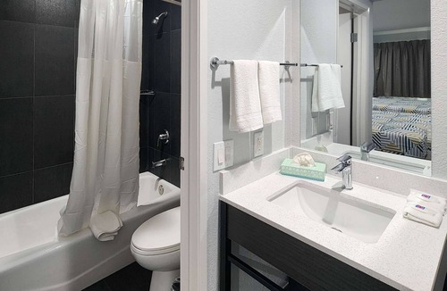 San Ysidro Hotel | Studio 6 Suites San Ysidro, CA -San Diego South Bay