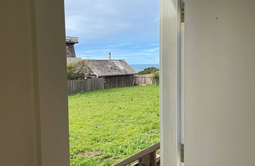 Mendocino Apartment | Studio Apartment in the Heart of Historic Mendocino Village, Monthly Rental