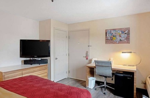 Clinton Apartment | Studio Available in Clinton, IA
