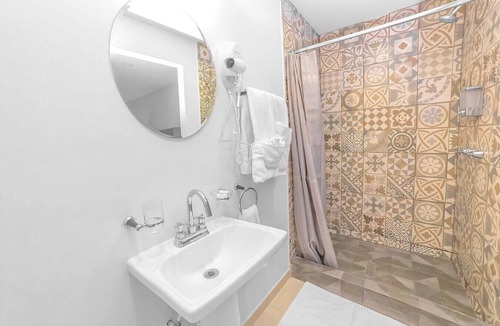 Zona Rio Bed & Breakfast | Studio/Desk/Private in TJ Near US border