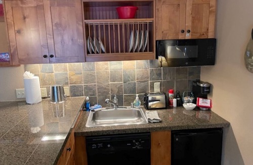 Kellogg Condo | Studio Resort Room * Snow * Mtn Bike * Hiawatha *