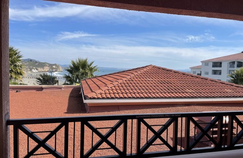 Avila Beach Resort | Studio with King bed and full bath w/balcony