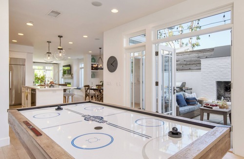 Santa Ana Heights House | Stunning 5BDR Minutes to Beach, Pier, Restaurants | Emerald Cove by AvantStay