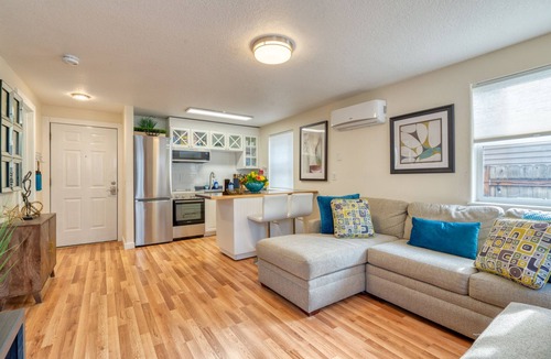 Sellwood-Moreland Apartment | STUNNING APARTMENT,WiFi,Parking, Sellwood/PORTLANDn