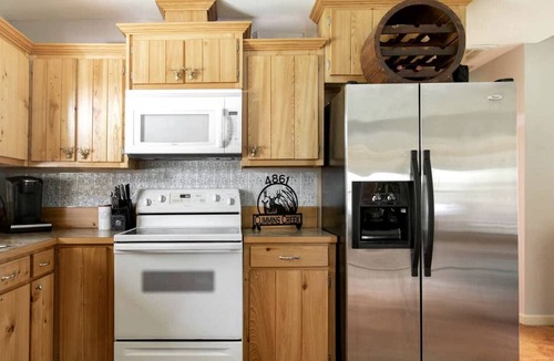 McCall Creek Cabin | Stunning Creek-side Cabin Rental for Family Friendly Stays in Liberty, Mississippi