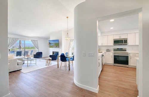 Palm Desert Condo | Stunning Desert Chic Condo