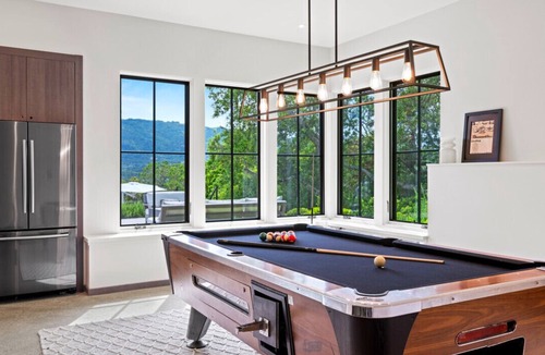 Glen Ellen House | Stunning Estate - 3BD All Ensuite with gardens, pool