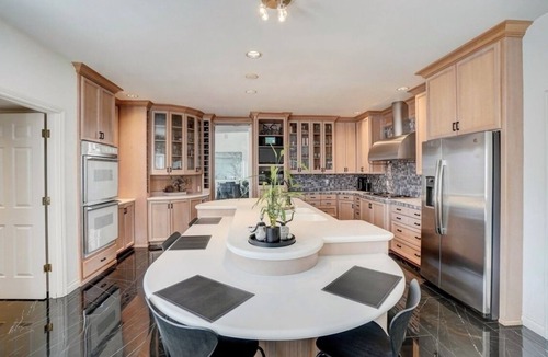 Bull Mountain House | Stunning Former Street Of Dream