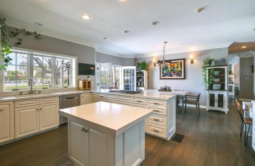 Orange Villa | Stunning Home in Orange County w/Stables!