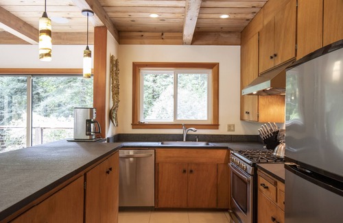 Summerhome Park House | Stunning Modern Home in Sunny Location Close to Beach Access