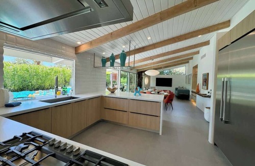 Twin Palms House | Stunning, Modern Twin Palms 5 Bedroom