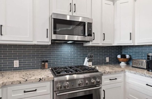 Newport Coast House | Stunning Newport Coast elegance & style. Luxe living near 5 star shops & dining.