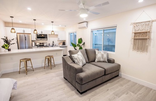 Crown Point House | Stunning Oasis Right By the Beach