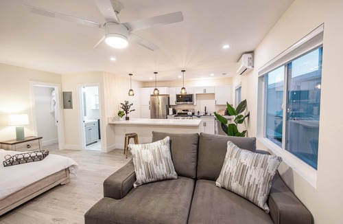Crown Point House | Stunning Oasis Right By the Beach