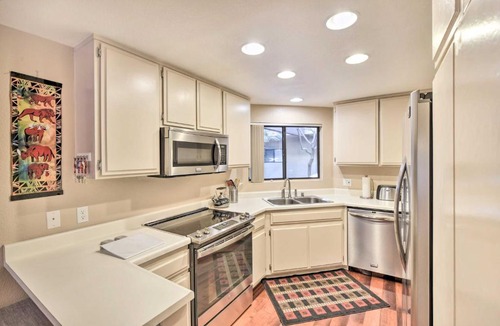 Baristo Apartment | Stunning Palm Springs Condo Walk to Downtown