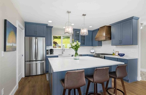Cloverdale House | Stunning Panoramic Ocean Front Views, Single Level, Open Floor Plan, BBQ, Large Deck, Walk to Beach