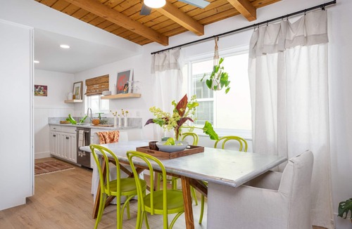 Santa Ana Heights House | Stunning townhome in perfect West Newport location. 1 minute walk to beach.