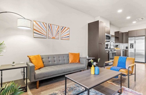 La Buena Vida Apartment | Stunning Westgate CozySuites by the stadium w/pool 4