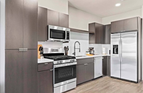 La Buena Vida Apartment | Stunning Westgate CozySuites by the stadium w/pool 4