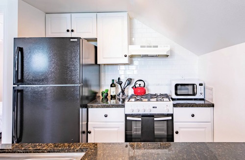 Halecrest Apartment | Stylish 1-bedroom Apartment with AC in Vibrant Costa Mesa