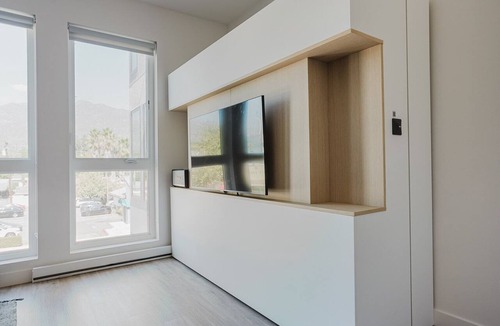 East Pasadena Apartment | Stylish 1BR w/Gym & Elev, nr Dining & Parks
