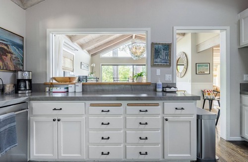 Westside Santa Cruz House | Stylish 3 bedroom home just steps to the Santa Cruz Beach Boardwalk and Downtown