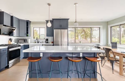 El Granada House | Stylish and Cozy Close to the Beaches, Trails, and Great Restaurants
