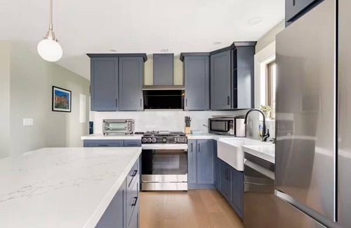 El Granada House | Stylish and Cozy Close to the Beaches, Trails, and Great Restaurants