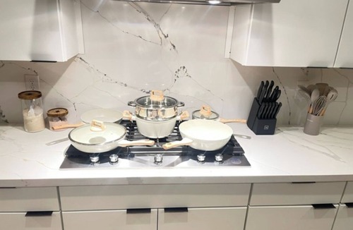 Mesa House | Stylish, Contemporary and Luxury Home with Gourmet Open Kitchen for Entertaining
