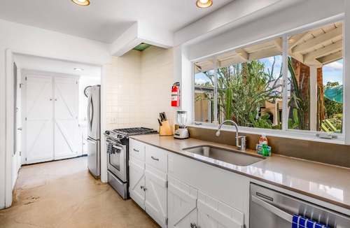 Old Las Palmas House | Stylish Dog-Friendly Gem W/Guest House, Private Pool & Amazing Mountain Views
