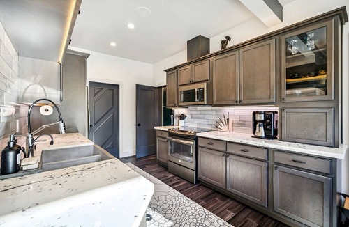 Monte Rio Cabin | Stylish Dog-Friendly Cabin with Deck and Yard near Russian River in Monte Rio, California