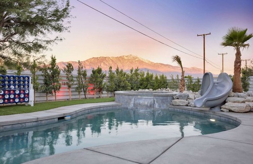 B-Bar-H Ranch House | Stylish MCM 15 mins to PS|pool|putting green|bocce