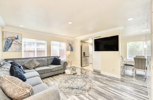 Southwestern Sacramento House | Stylish & Modern Sacramento Getaway Near Downtown!