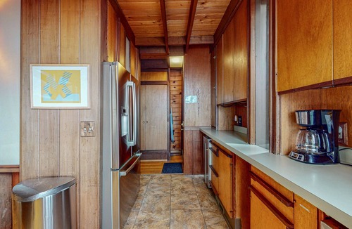 Elk House | Stylish Oceanfront Home with Stunning Bluff Views, Deck & Veranda - Near Beaches