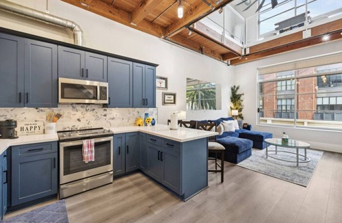San Jose Apartment | Stylish Santana Row 2BR Loft Walk to Shop & Dining