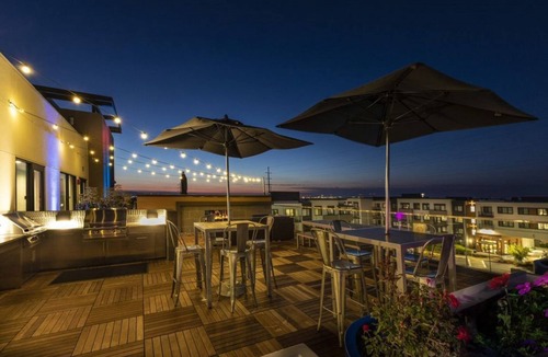 Menlo Park Condo | Stylish Silicon Valley 2BR Apt: Pool, Sky Lounge, and More!