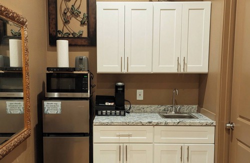 Clovis Apartment | Suite #2 Full Private Studio - Brand New!