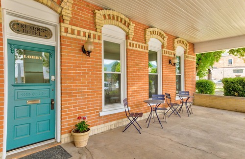 Springville Hotel | Suite 5 | Historic Art City Inn
