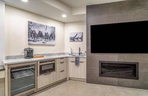 Ivins House | Suite Near Snow Canyon, Tuacahn, and Black Desert Resort