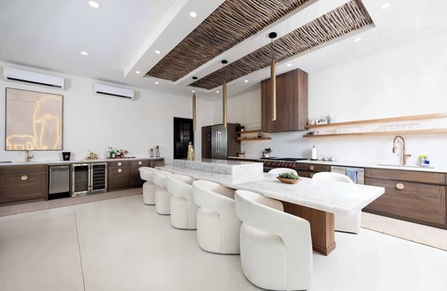Buzzards House | Suites, Beach Club Access, Ocean View, Private Pool Villa