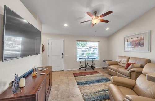 Paradise Valley Village House | Summer all year round home
